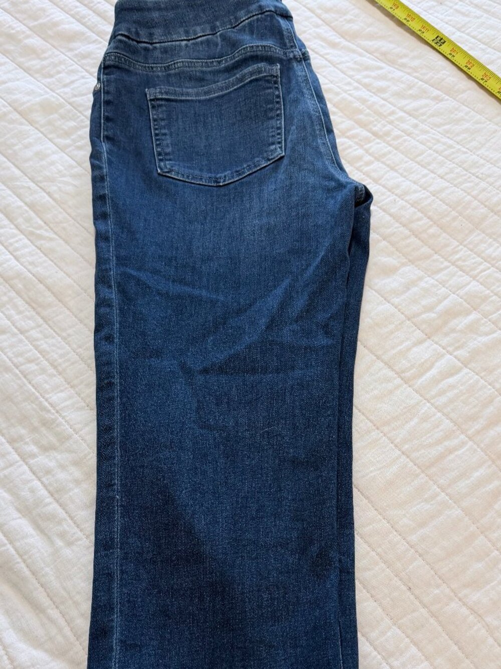 Chico's Pull-On Denim Capri Jeans Frayed Hem Women's Size 0 (US 4)